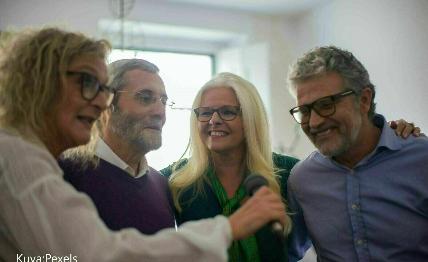 Karaokea palvelukeskuksiin