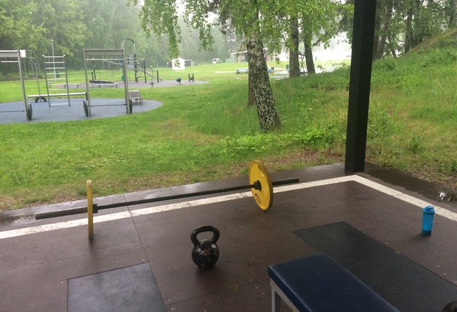 Ulkokuntosali Kumpulan maauimalaan