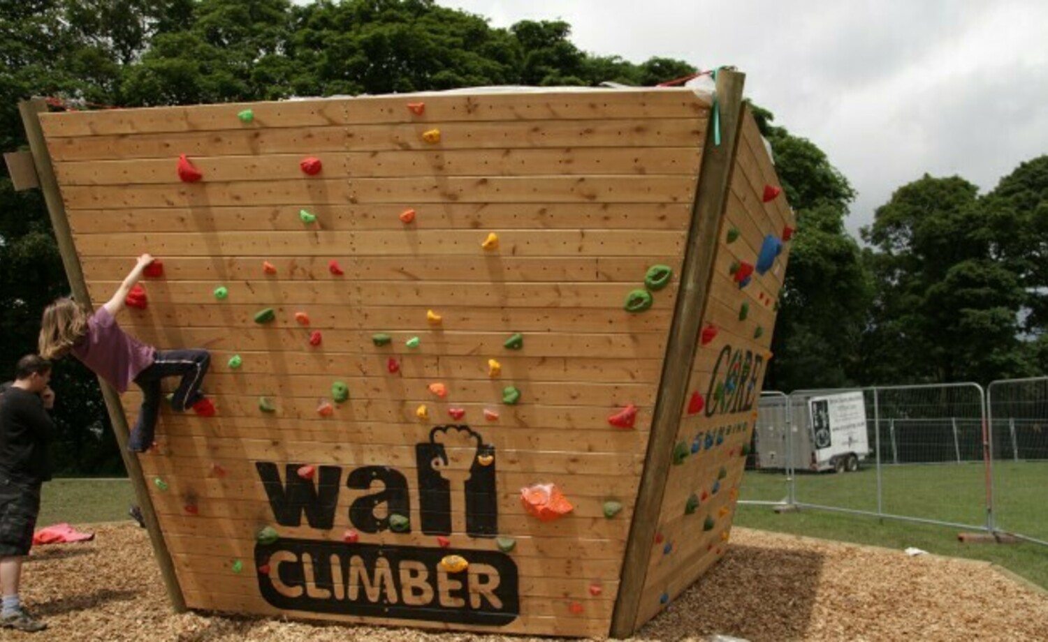 Esimerkki ulkoboulderseinästä