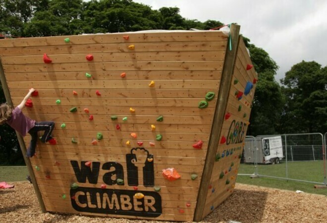 Aikuisten koripallokenttä ja boulder-kiipeilyseinä ulos Myllypuroon