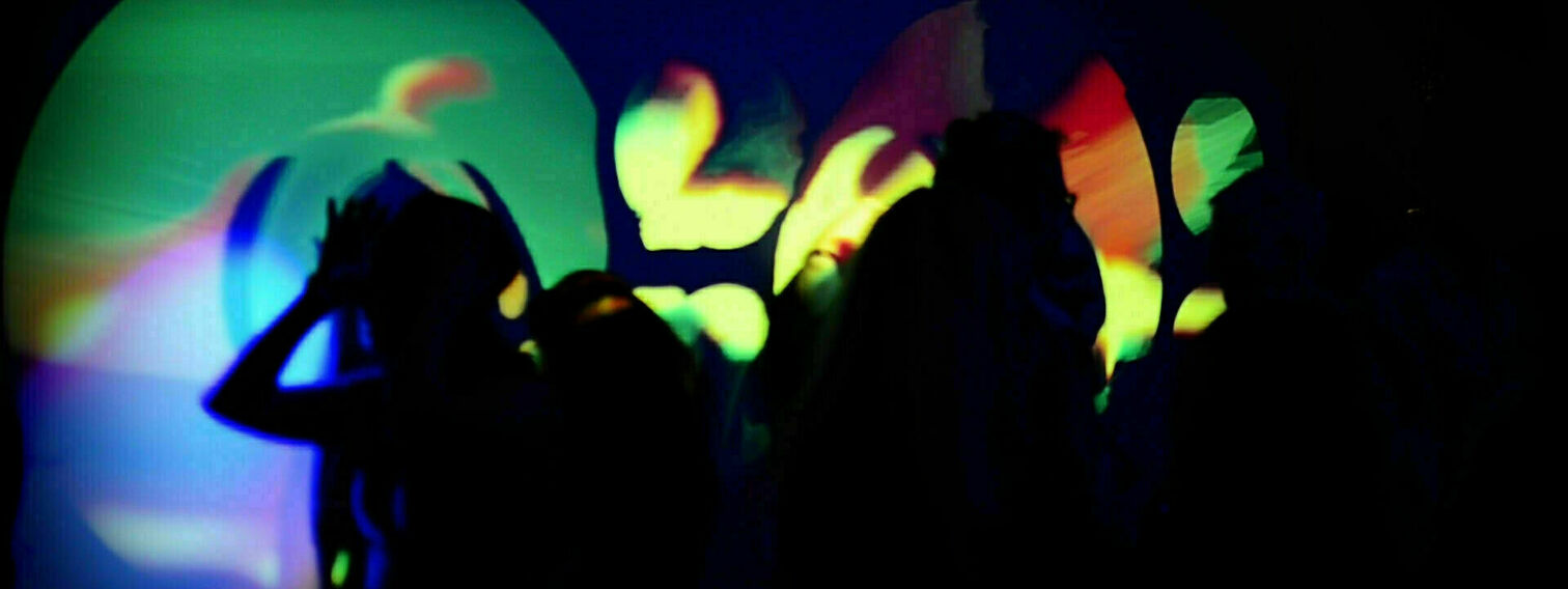 Interactive touch walls/ interaktiiviset peliseinät