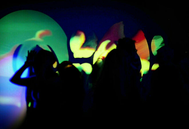 Interactive touch walls/ interaktiiviset peliseinät