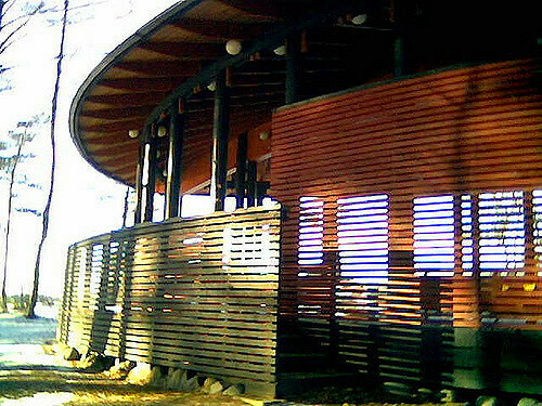 Eloa Tuorinniemen uimarannan kallioille!