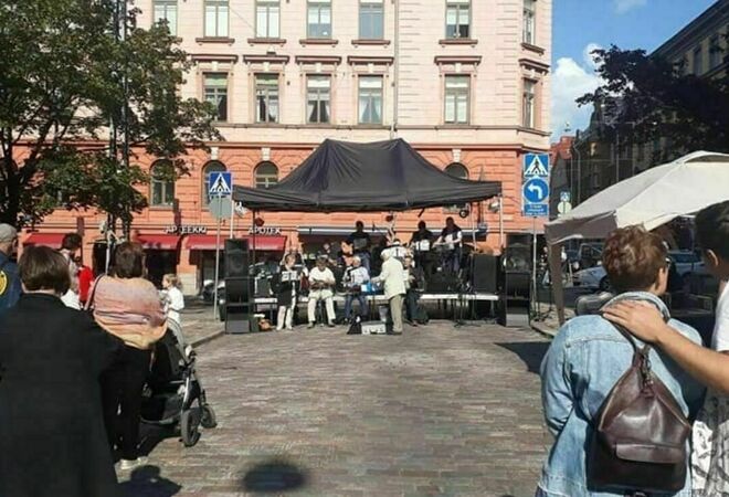 Esitys toteutukseen helposti -Äänentoisto- ja esitystarvikkeiden lainaustoiminta kaikille kaupunkilaisille