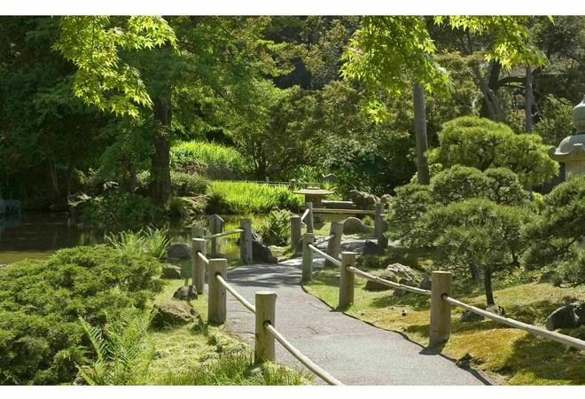 Pieni pala Japania Lauttasaareen - rauhoittava keidas alueen asukkaille ja eksoottinen tuulahdus kaukomailta.