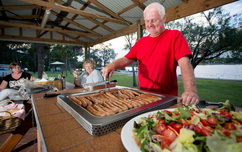 Lisää kiinteitä grillipaikkoja Helsingin puistoihin ja uimarannoille