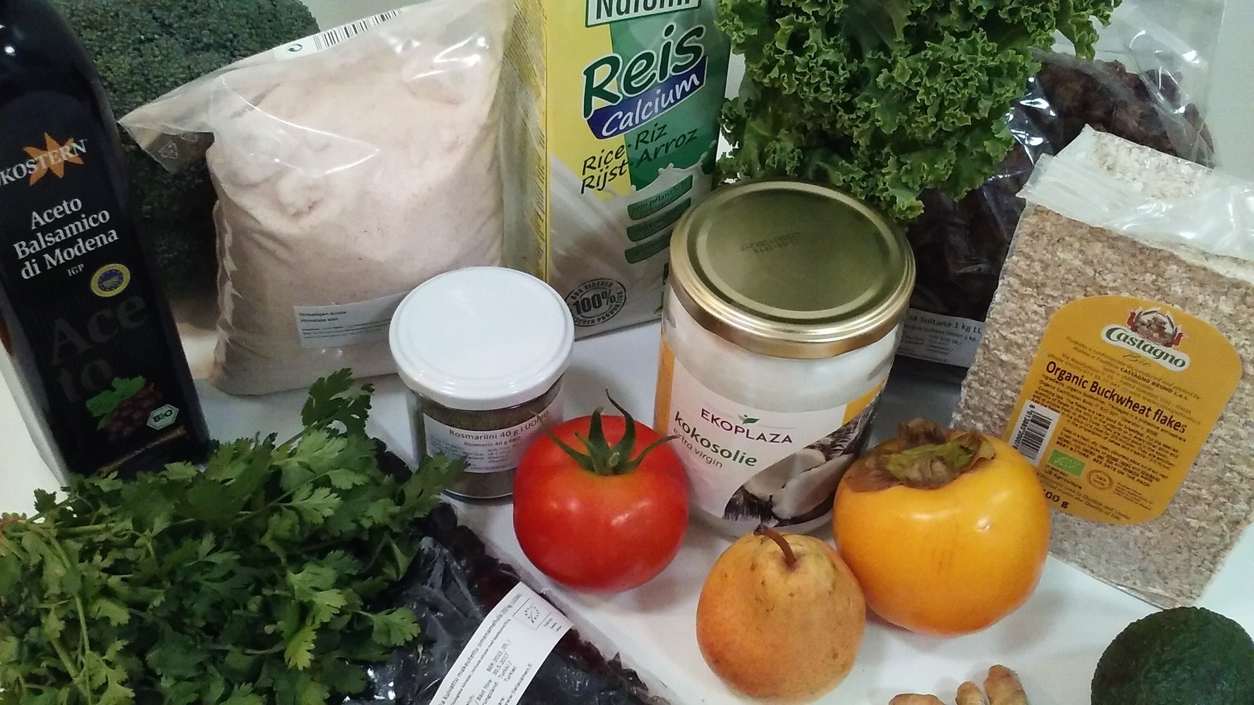 Noutopisteitä ruokapiireille ja kierrätystavaroille