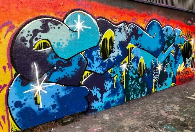 Laillinen graffitiseinä Jätkäsaari-Ruoholahti alueelle