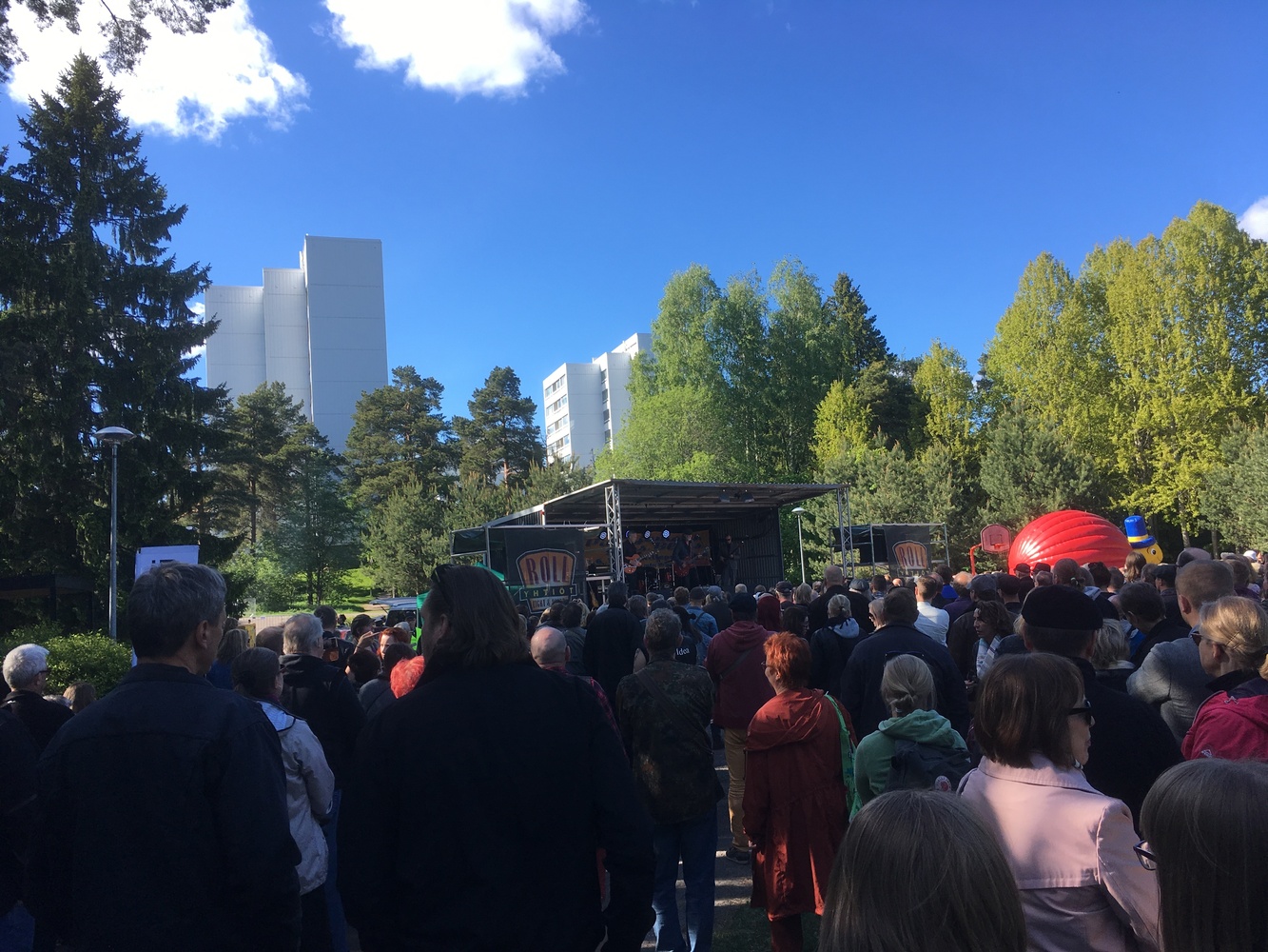 Katettu ulkolava Kiillepuistoon!