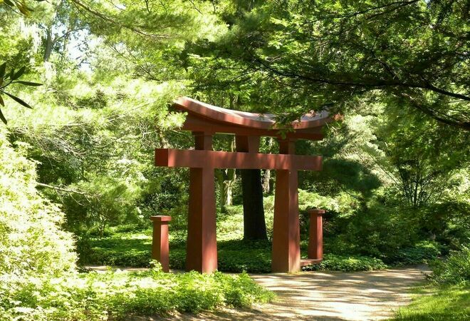 Kauneutta ja turvallisuutta Oulunkylän keskustaan - Seurahuoneen ja Ruutanapuiston valaiseminen sekä puiston kehittäminen japanilaistyyliseksi