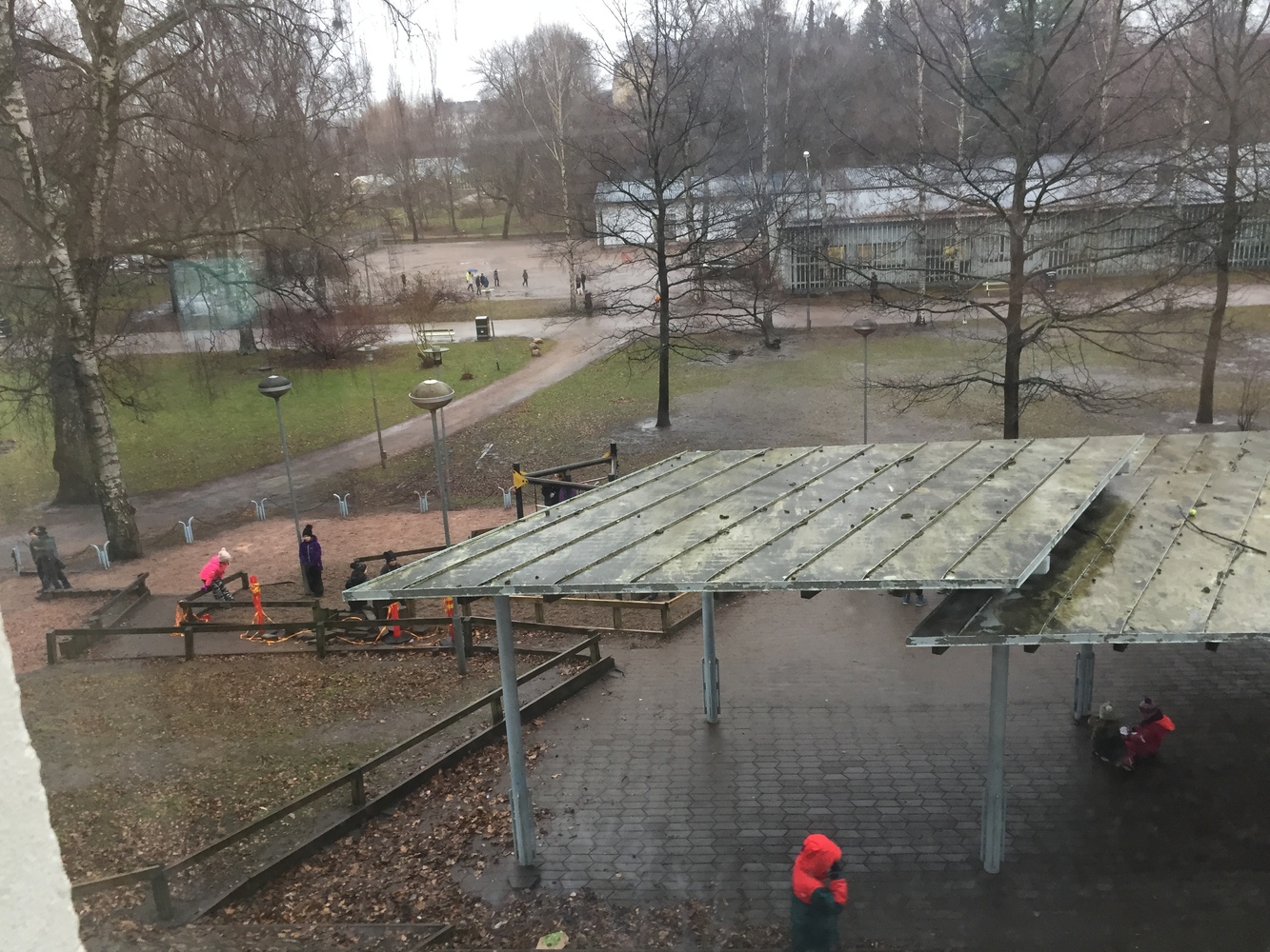 Kaisaniemen koulun pihapuisto paremmaksi