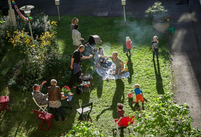 Korttelipihan perustamiseen kannustava neuvonta /Court Yard Guidance