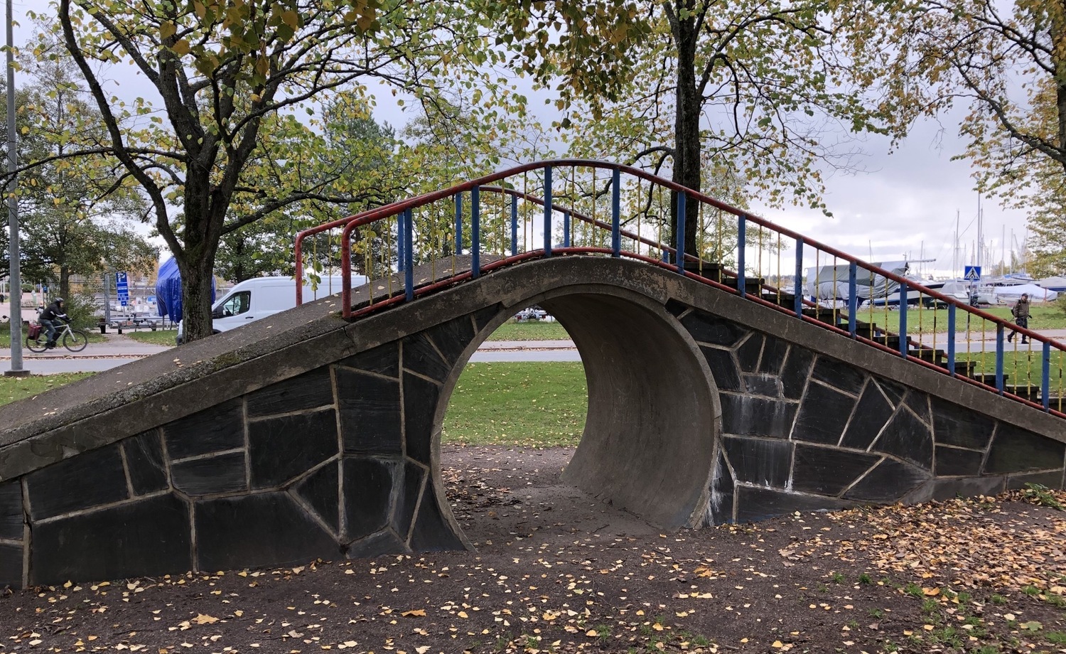 Lauttasaaren mäkielementti