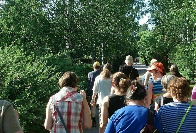 Opaskoulutusta kävelykierrosten vetämiseen ja lisää kävelykierrostarjontaa kaupunginosiin!