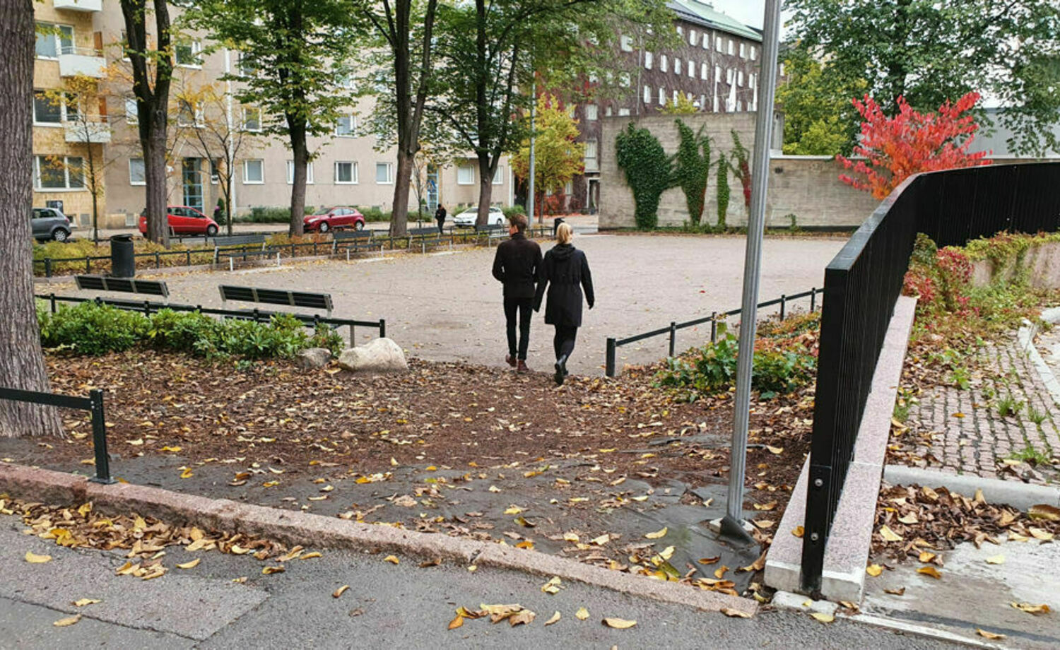 Kuupuistoon hiekkatie kävelijöille