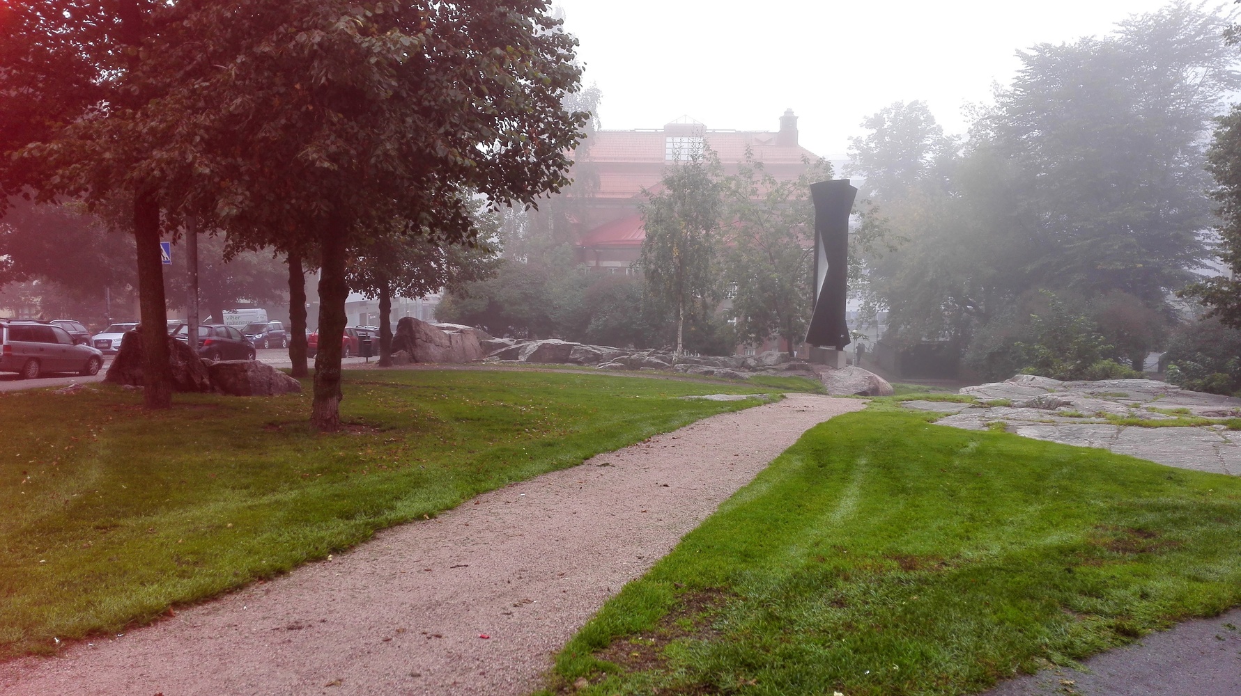 Yhteisöllisyyttä, viihtyvyyttä ja turvallisuutta - Kallion kirjaston takaisesta Matti Heleniuksen puistosta yhteinen olohuone