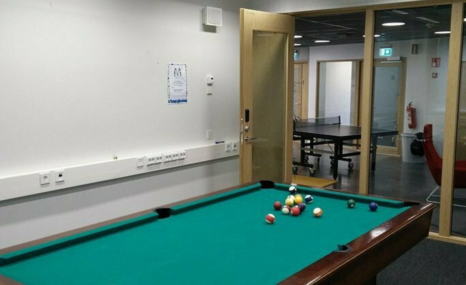 Biljardipöytä Maunula-talossa