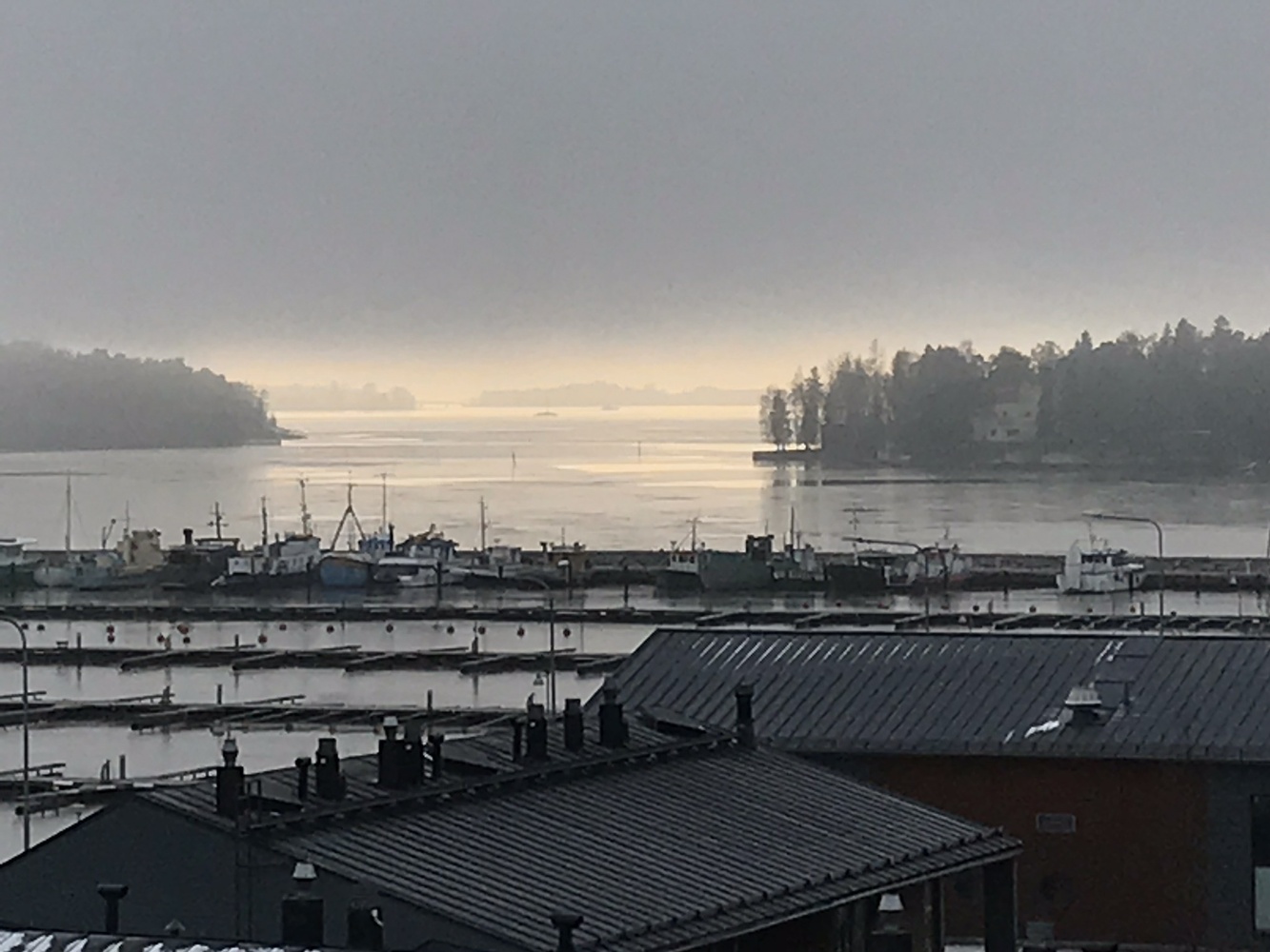 Herttoniemenrannan pienvenesataman aallonmurtaja