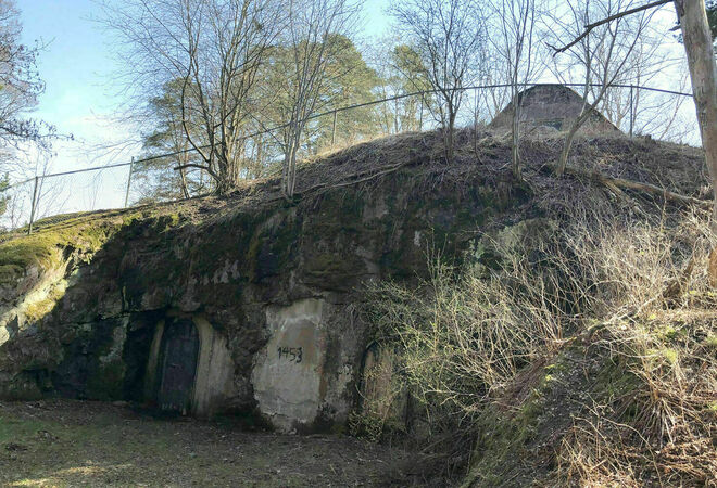 Opasteet historiallisille ja luontokohteille Lauttasaaressa