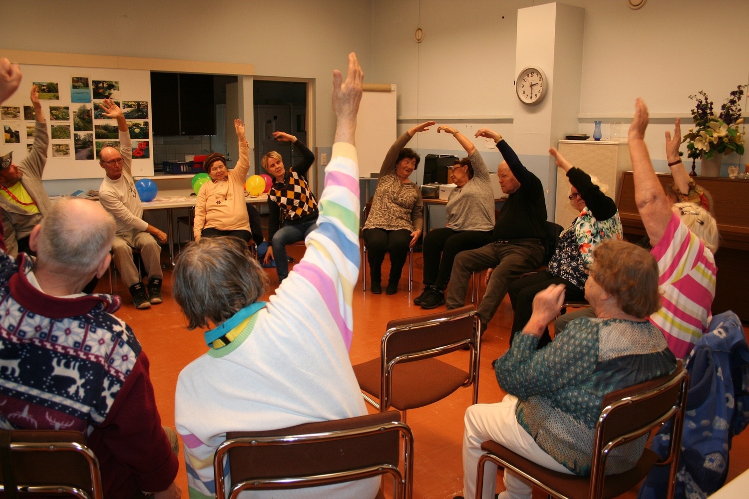 Ohjattuja liikuntaryhmiä iäkkäille ja muille asukkaille taloyhtiöiden kerhohuoneisiin