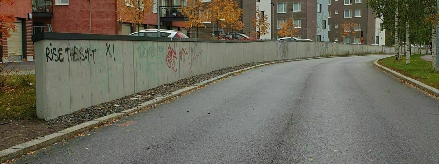 Street art at the corner of Alppiruusupuisto