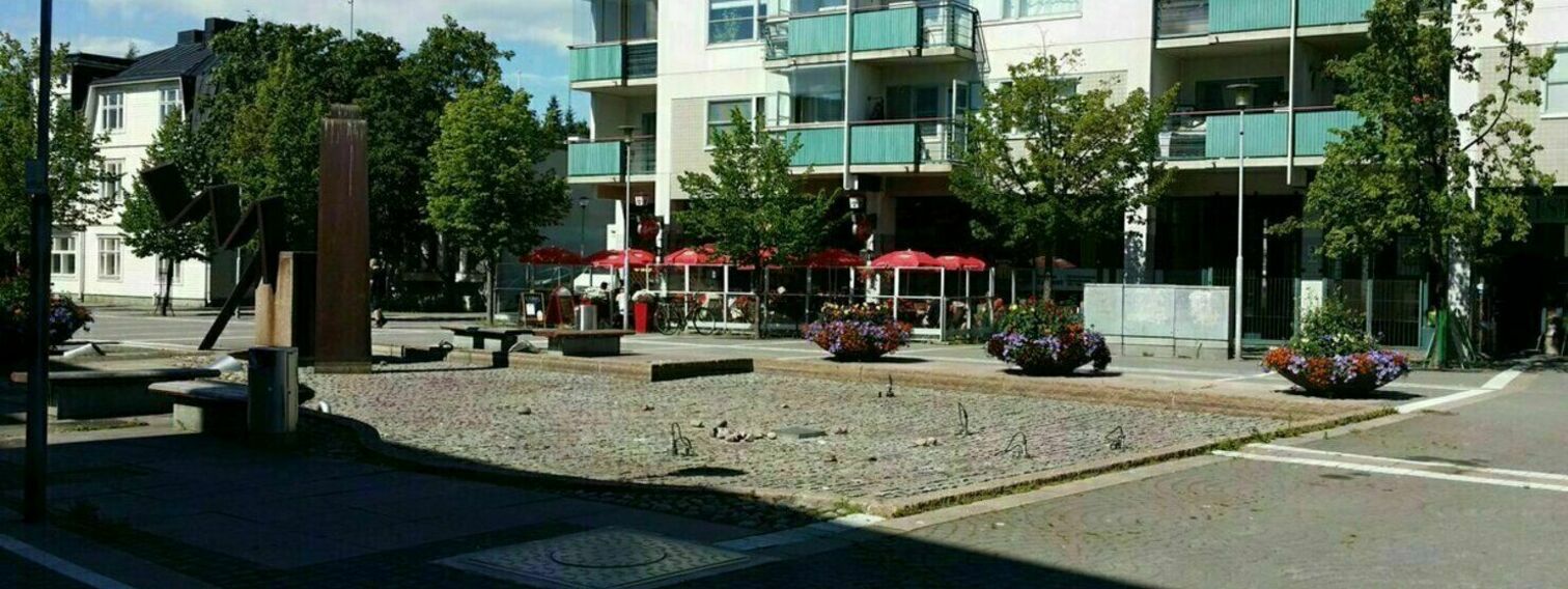 Ylä-Malmin torin suihkulähteen korjaaminen käyttökuntoon