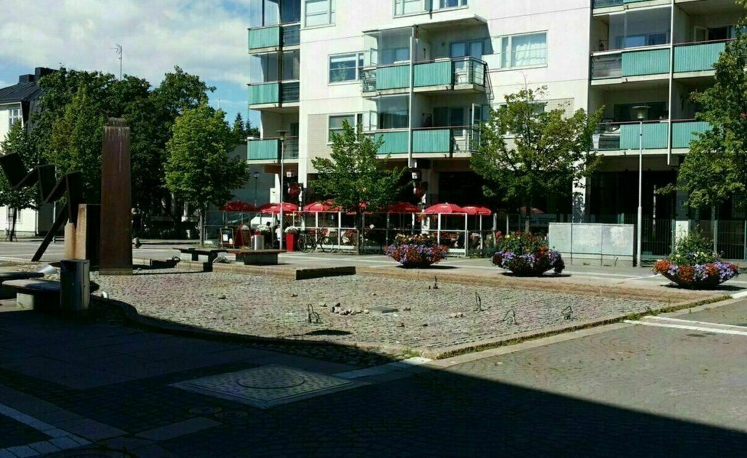 Ylä-Malmin torin suihkulähteen korjaaminen käyttökuntoon