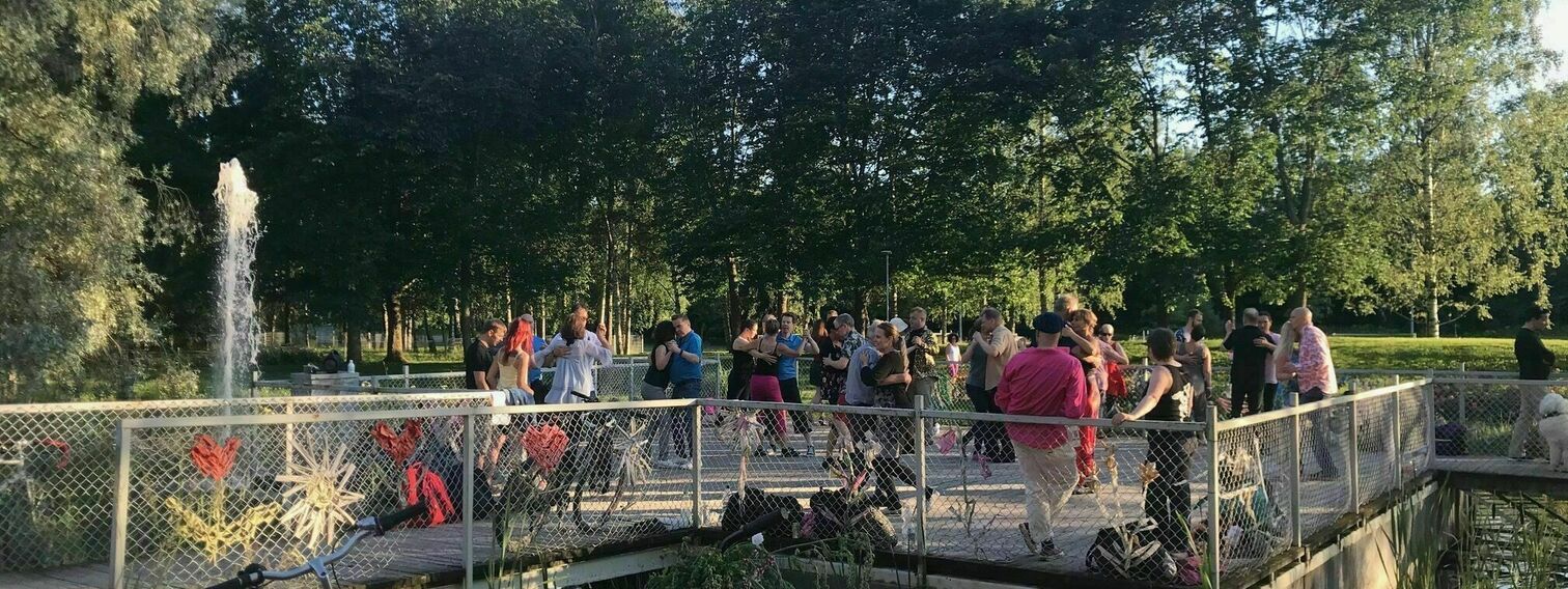 Tanssia Stadiin, rakennetaan tanssimiseen ja muuhun liikuntaan sopivia paikkoja puistoon