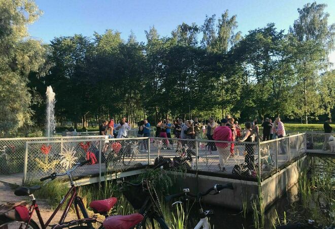 Tanssia Stadiin, rakennetaan tanssimiseen ja muuhun liikuntaan sopivia paikkoja puistoon