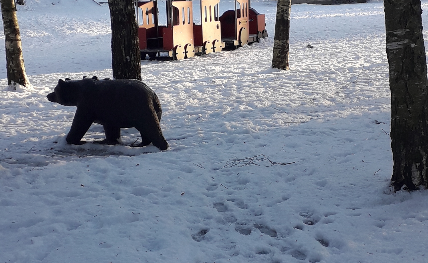 talvinen leikkipuisto