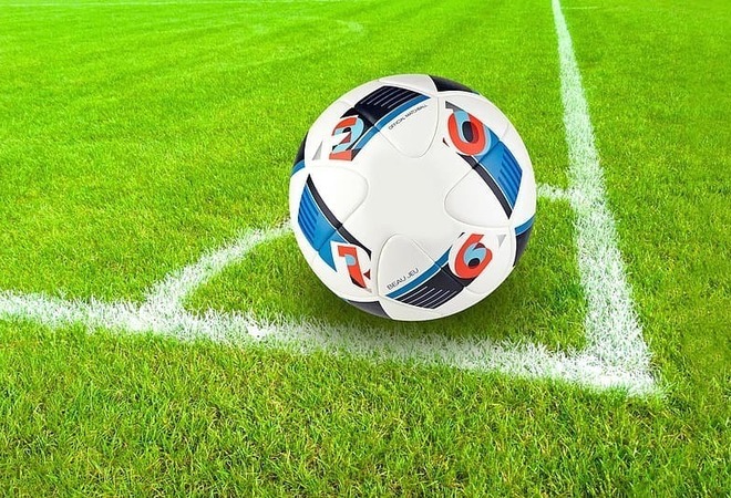 Jalkapallotekonurmi Herttoniemenrantaan 