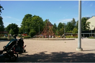 Lisävaloja ja vessat leikkipuisto Linjaan ja Tokoinrantaan